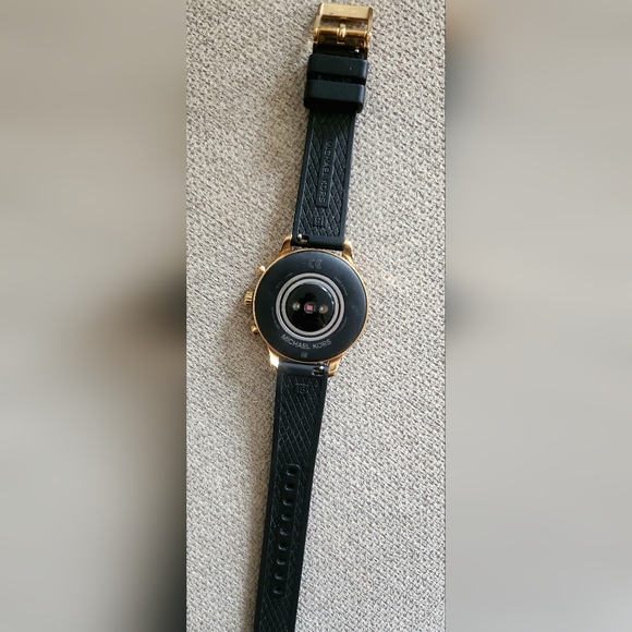 Michael Kors Runway Sport 3017 Smartwatch - Picture 3 of 3